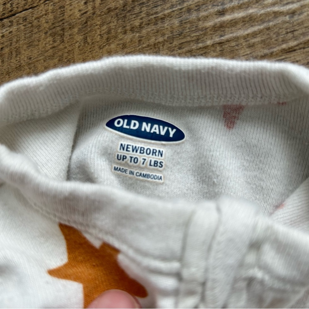 Old Navy Footie Pajamas Zipper Lot Newborn Up to 7 lbs Gender Neutral Unisex Boy - Picture 7 of 11